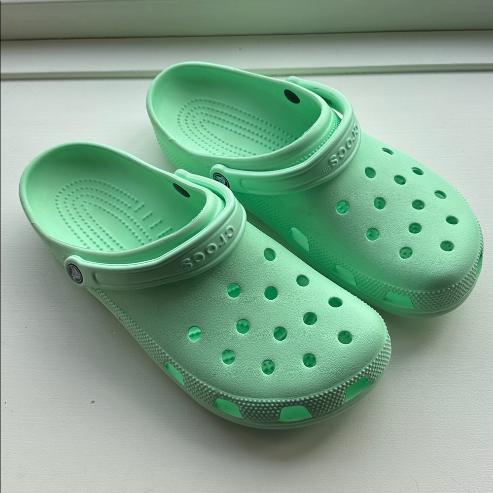 Men’s Size 12 CROCS